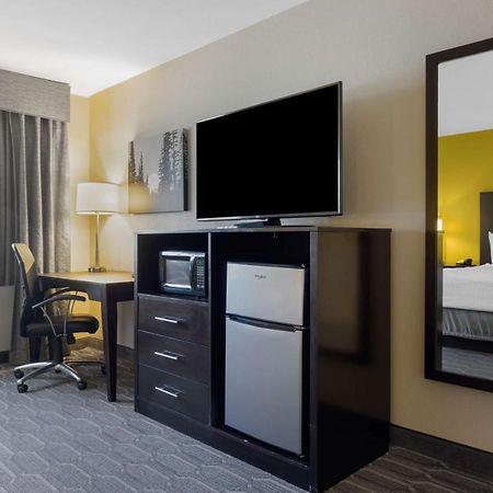 Best Western Plus Wenatchee Downtown Hotel Exterior photo